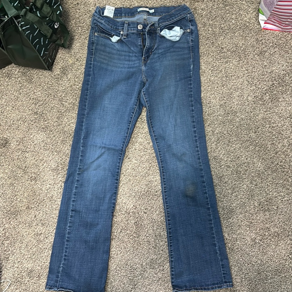 Classic bootcut Levi jeans size 6